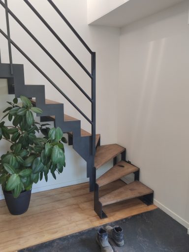 Escalier métal bois à Valenciennes